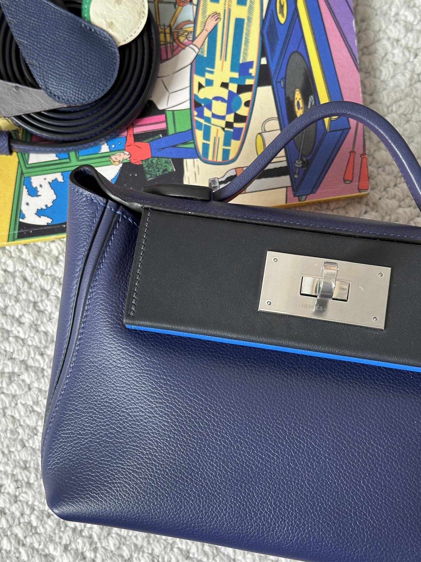 Hermes Kelly Mini 2424 21cm Handbag in Blue Nuit Black Clemence Leather 